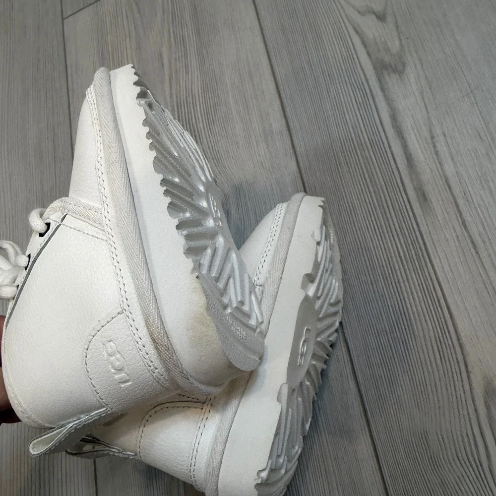 UGG Neumel II Toddler Size 6 Boots Off White Leather Lace Up Side Zip 1017320T
